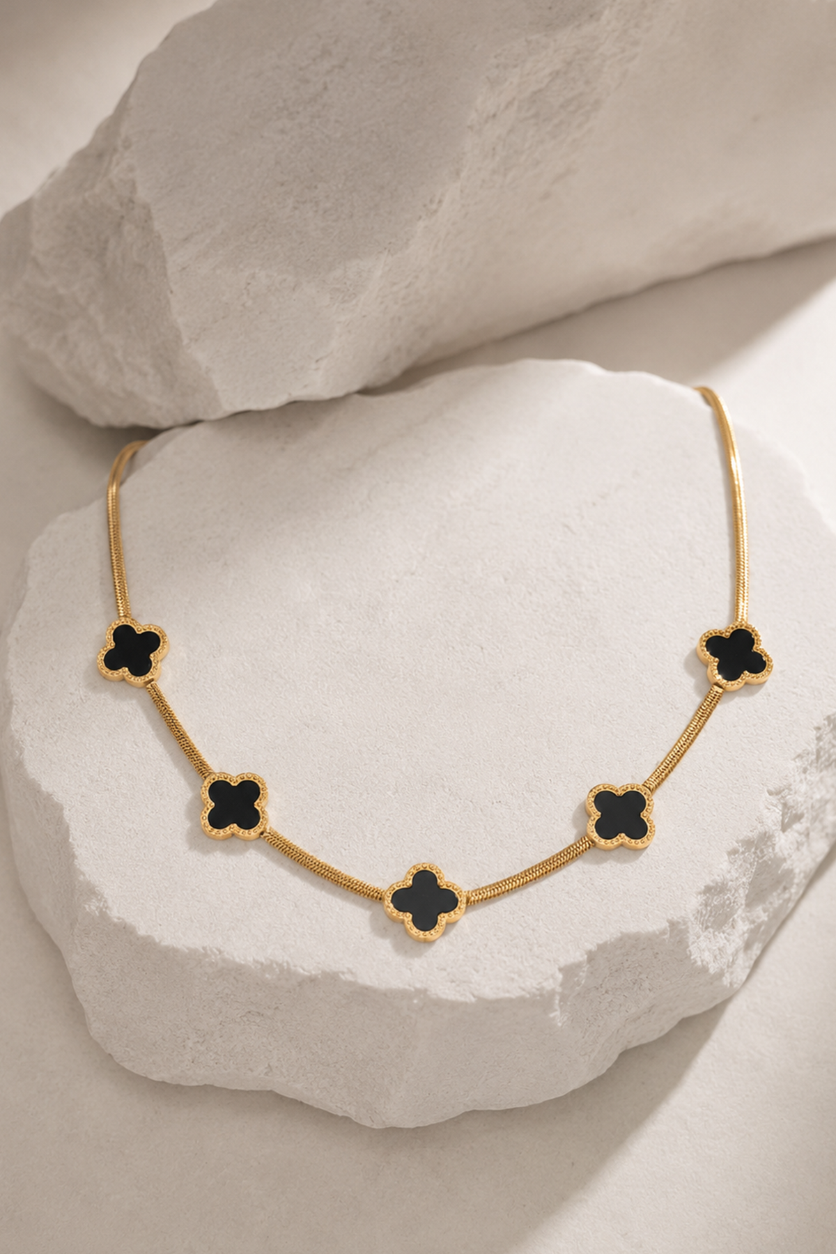 Noir Clover Serpentine Necklace