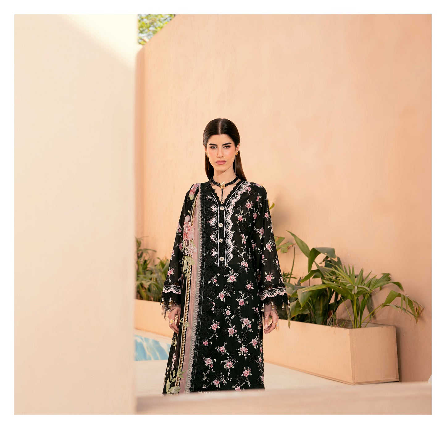 EMBROIDERED LAWN